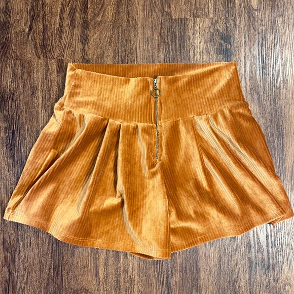 Bozzolo Copper Velour Ribbed Zip Front High Rise Shorts Women’s Size Large - Picture 2 of 7
